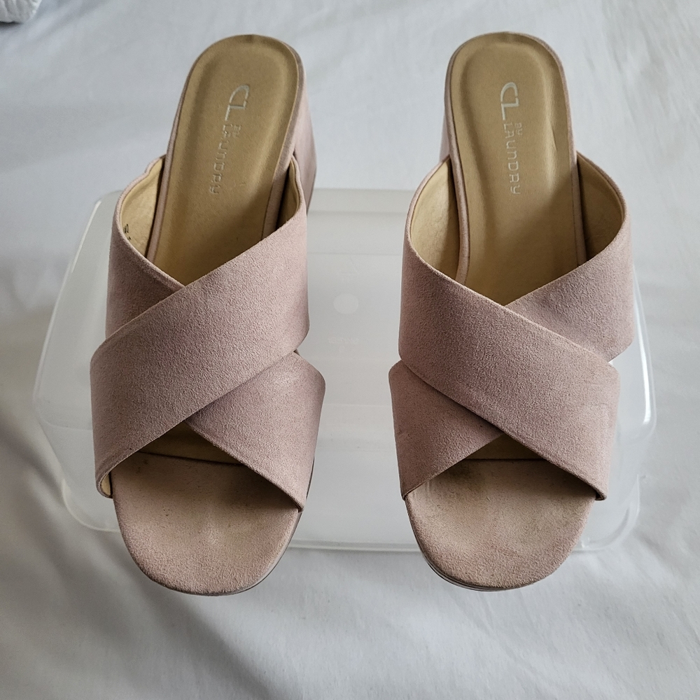 Ladies shoes